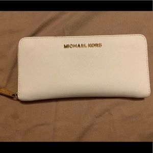 Micheal Kors Continental Wallet